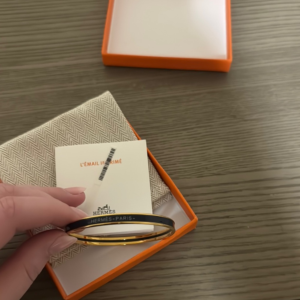 HERMES BANGLE GREAT CONDITION WITH BOX AND TAG
